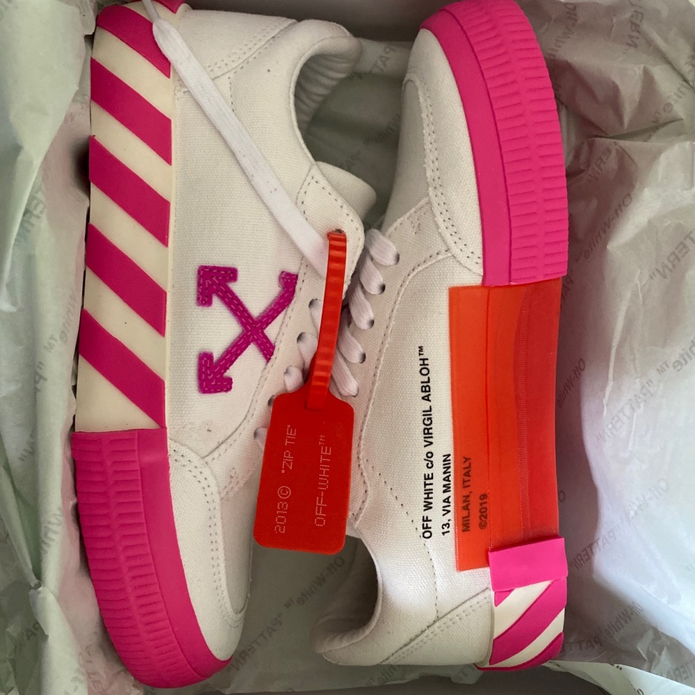 Off-White Sneakers
